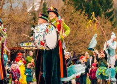 Velikonoce ve Špindlu: Průvod masek, hudba i zábava pro celou rodinu v centru Krkonoš